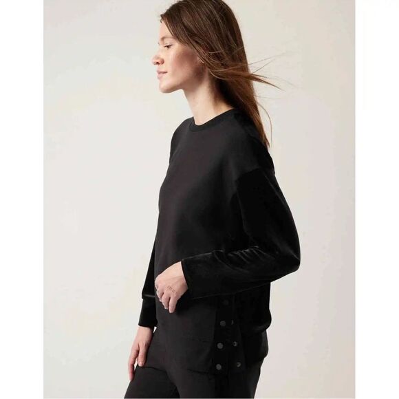 NWT New ATHLETA Retroplush Velvet Crewneck Sweatshirt Black Medium - Picture 3 of 9